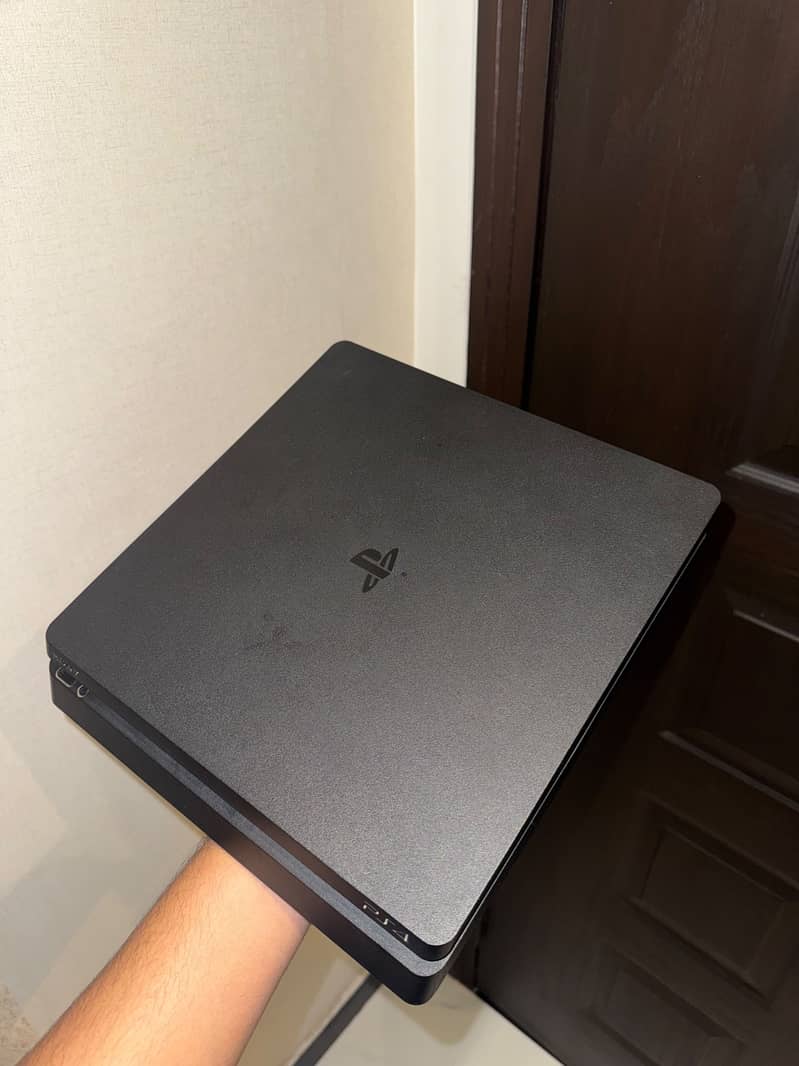 PS4 slim 3