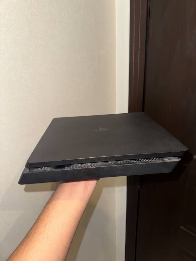 PS4 slim 8