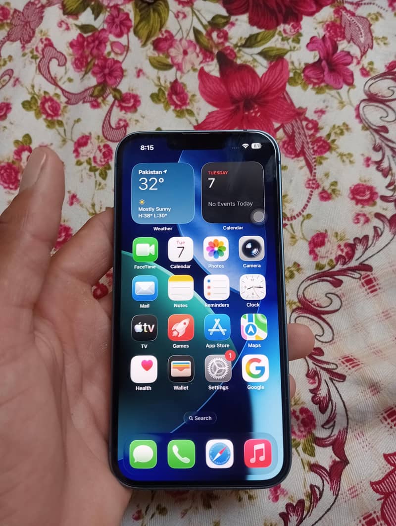 Apple iPhone 13 6