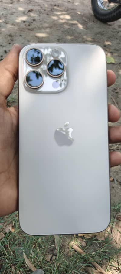 Apple iPhone 16 Pro Max