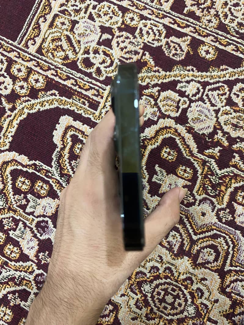 Apple iPhone 13 Pro Max 3