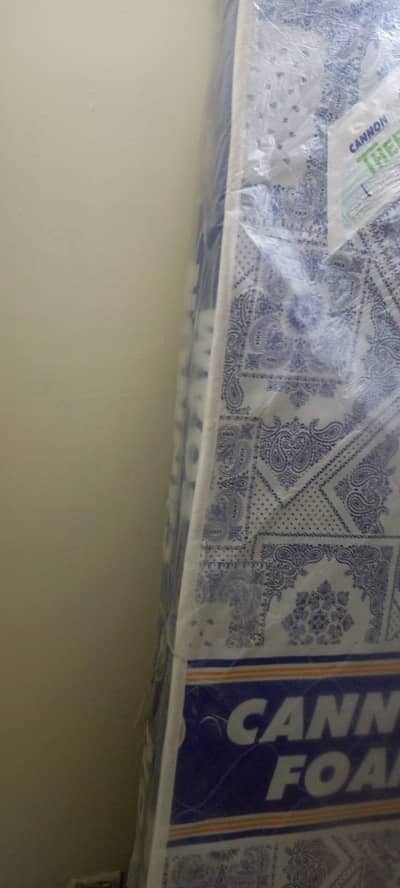 Like-New XL Mattress – Only Used 1.5 Months! (Moving Sale) 