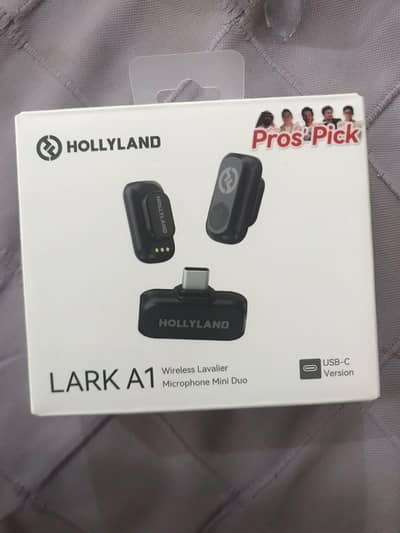 Hollyland Lark A1 Duel mic Just box Opened