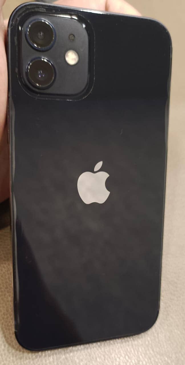 Apple iPhone 12 4