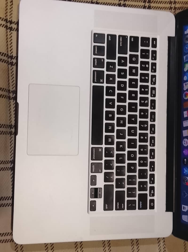 MacBook pro 4