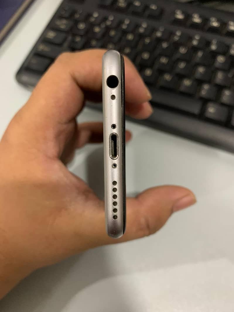 Apple iPhone 6S 1