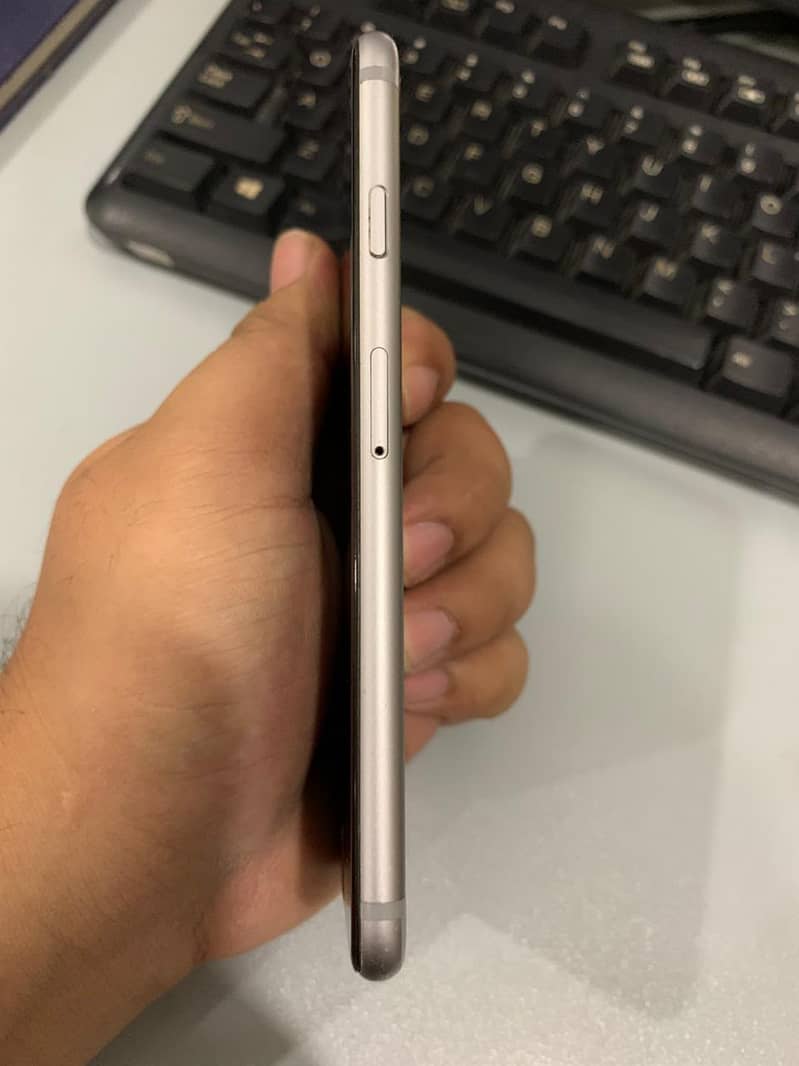 Apple iPhone 6S 3