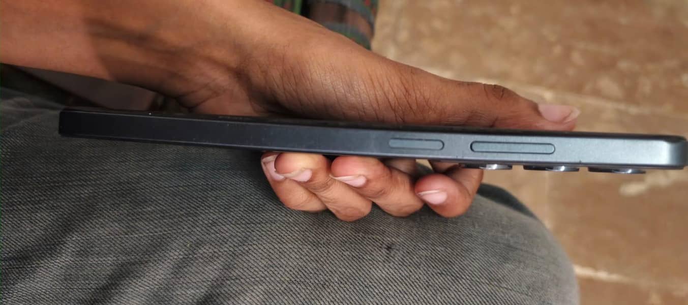 Realme C65 0