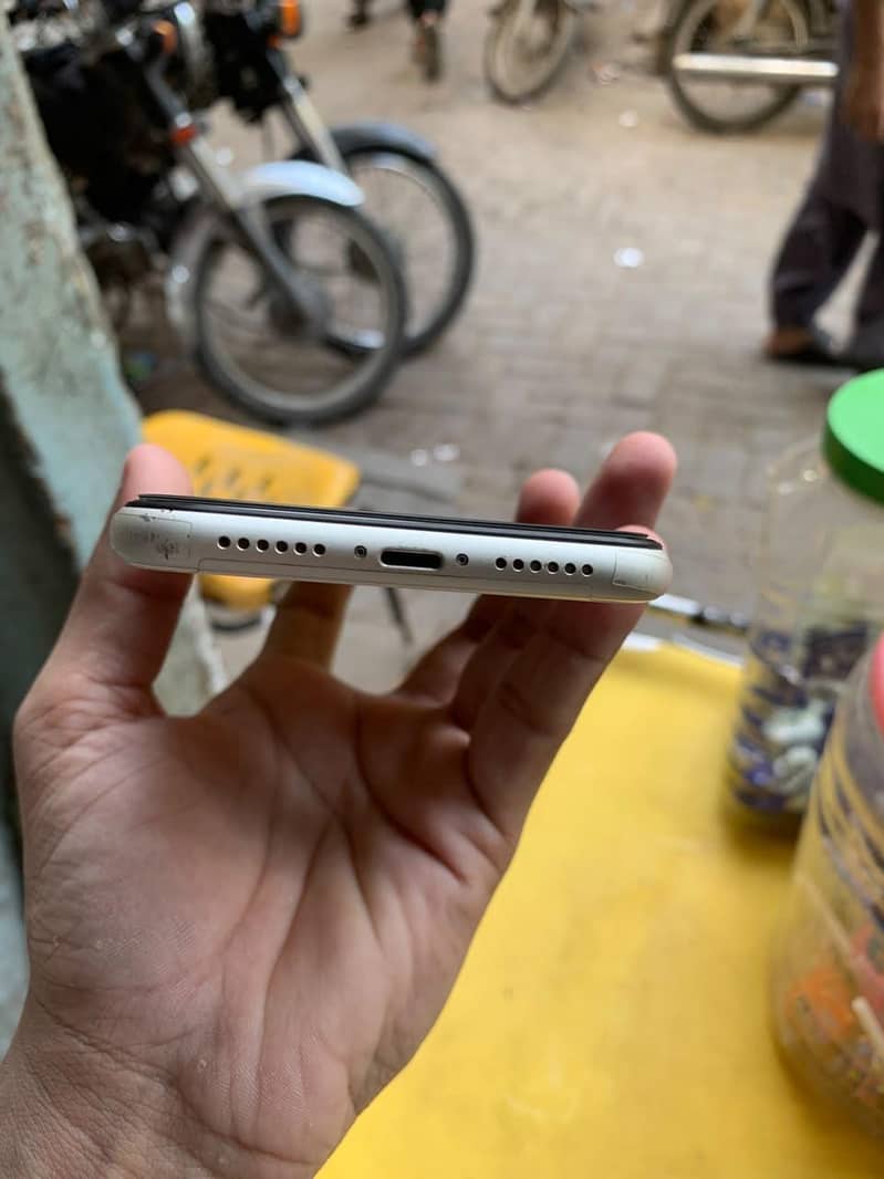 Apple iPhone 11 2