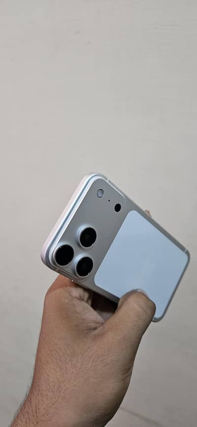 iphone xr into 17 pro premium body