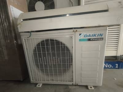 Daikin Inverter AC 1.5 ton 18000 BtU