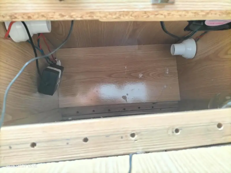 80+EGGS CAPACITY INCUBATOR — photo 4