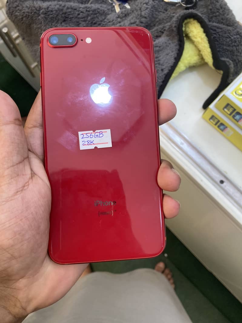 Apple iPhone 8 Plus 0