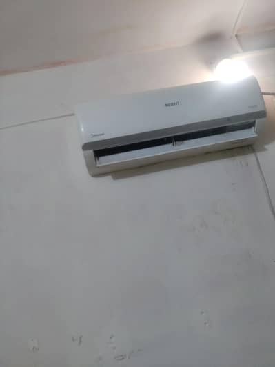 Orient Alpha 1 Ton AC (Non-Inverter) - 12G Silver White
