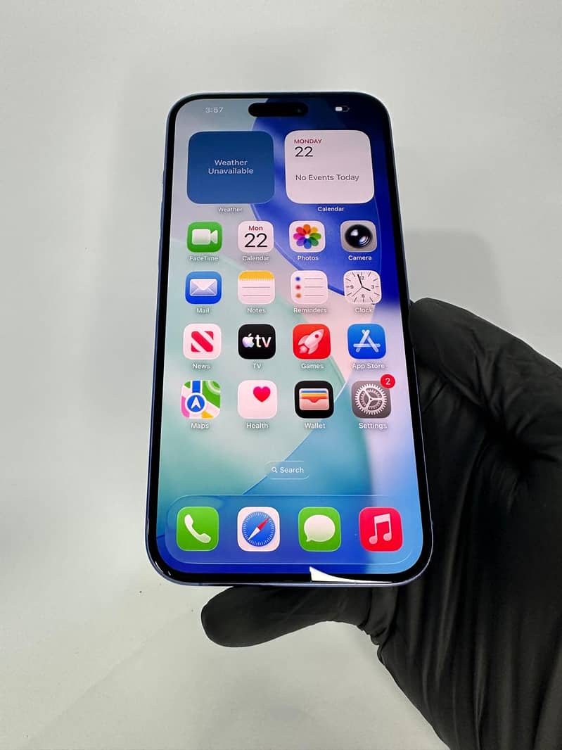 Apple iPhone 16e 13