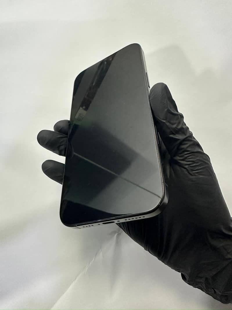 Apple iPhone 16e 17