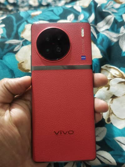Vivo X90s just like new