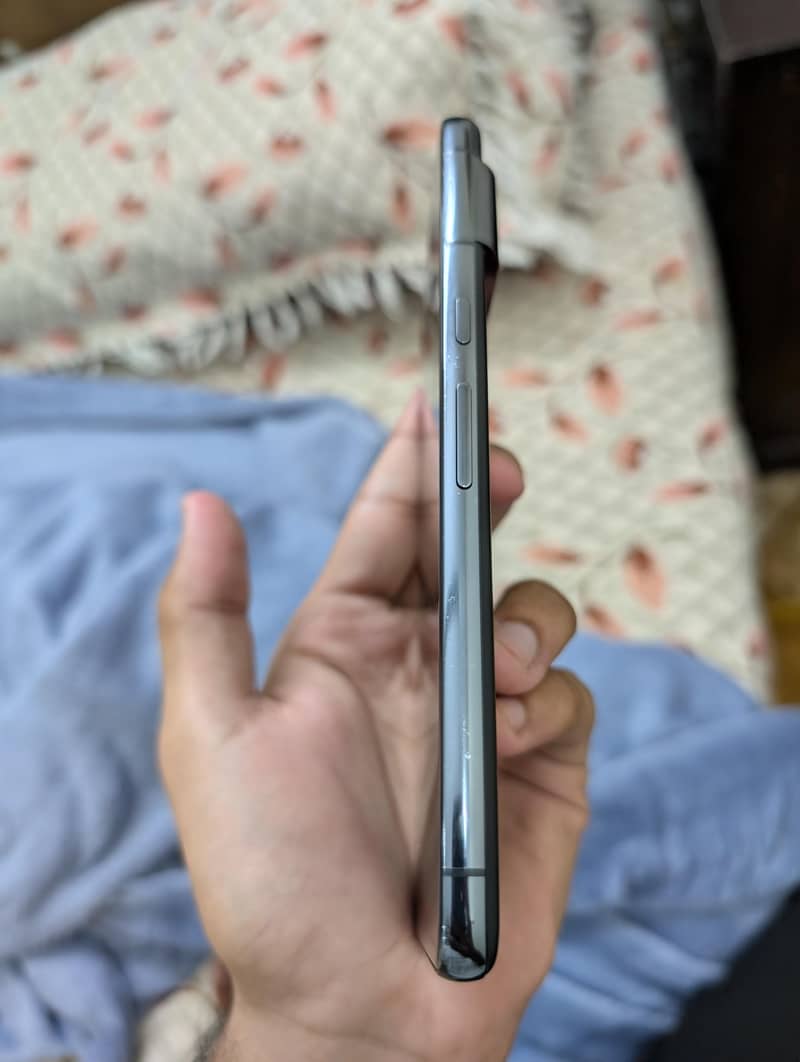 Google Pixel 8 Pro 2
