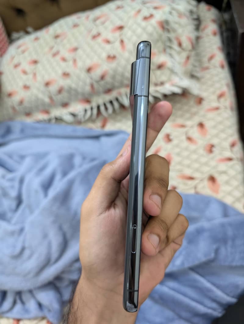 Google Pixel 8 Pro 4
