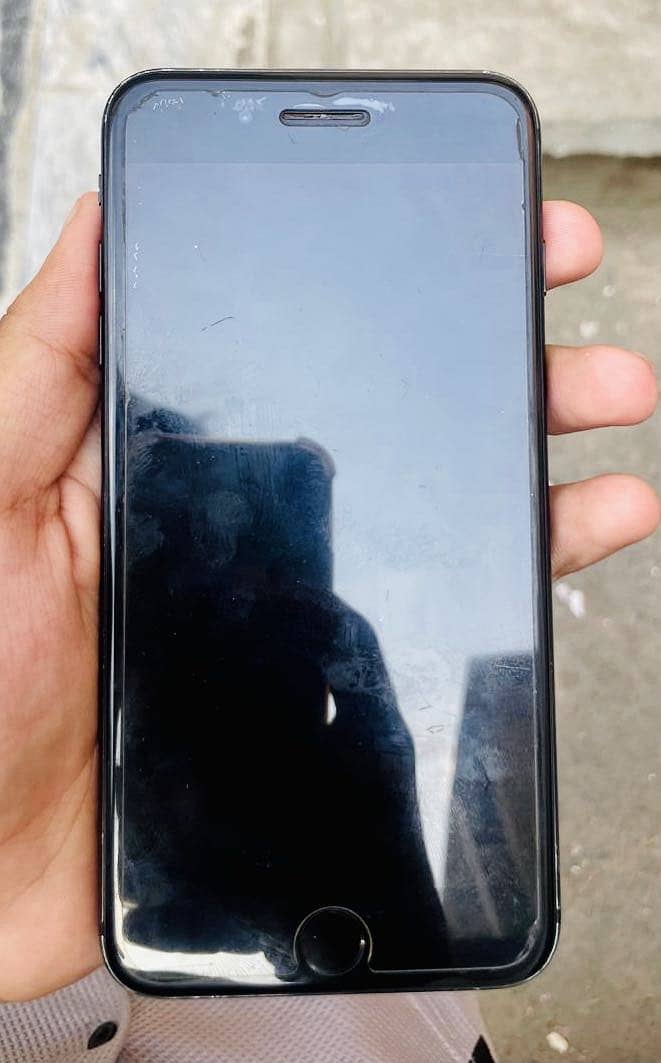 Apple iPhone 7 Plus 1