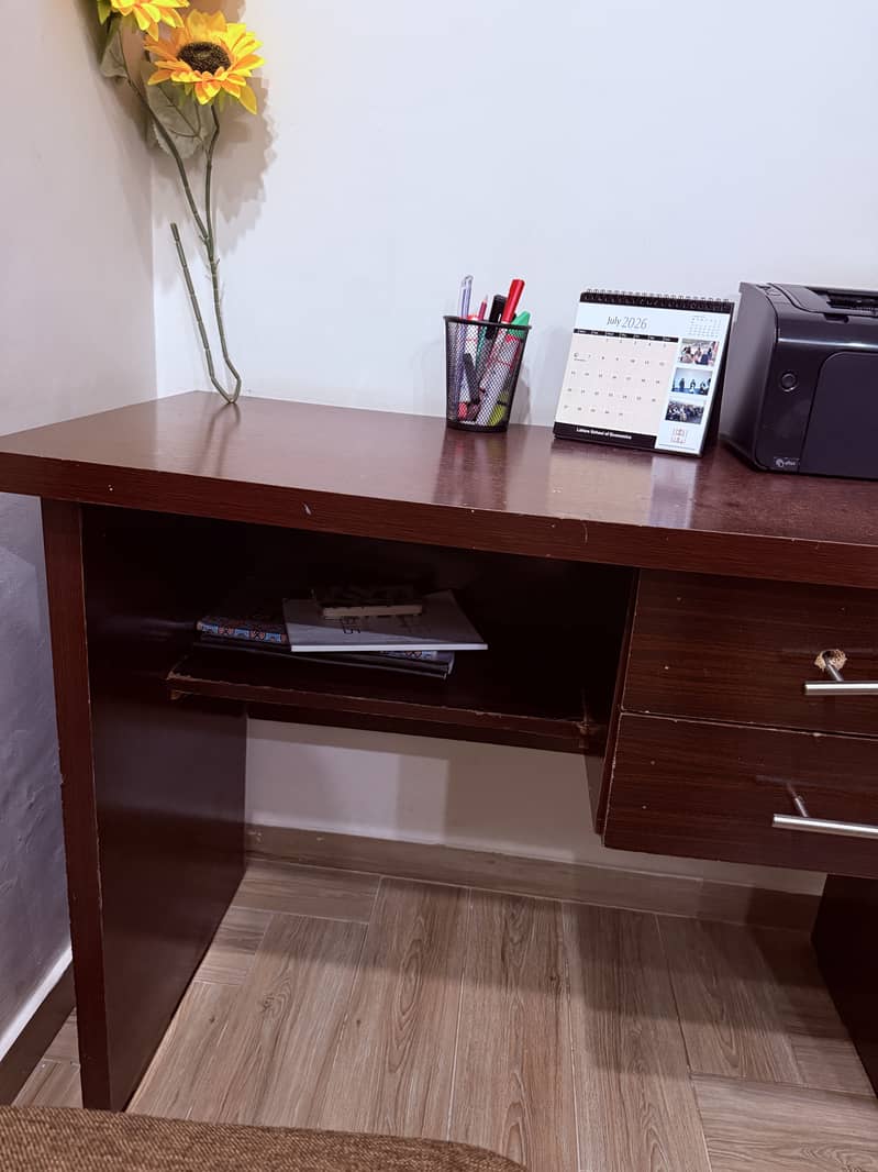Study Table with Chair 3