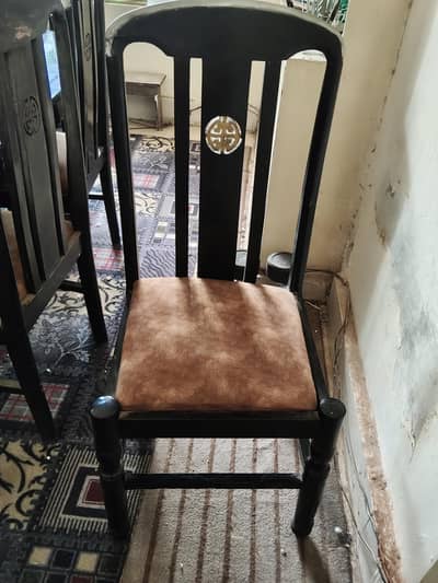 used dinning table& 6 chairs newly polished