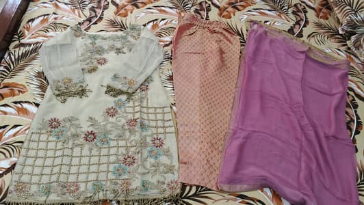 Ready to Wear 3 piece suit in excellent condition