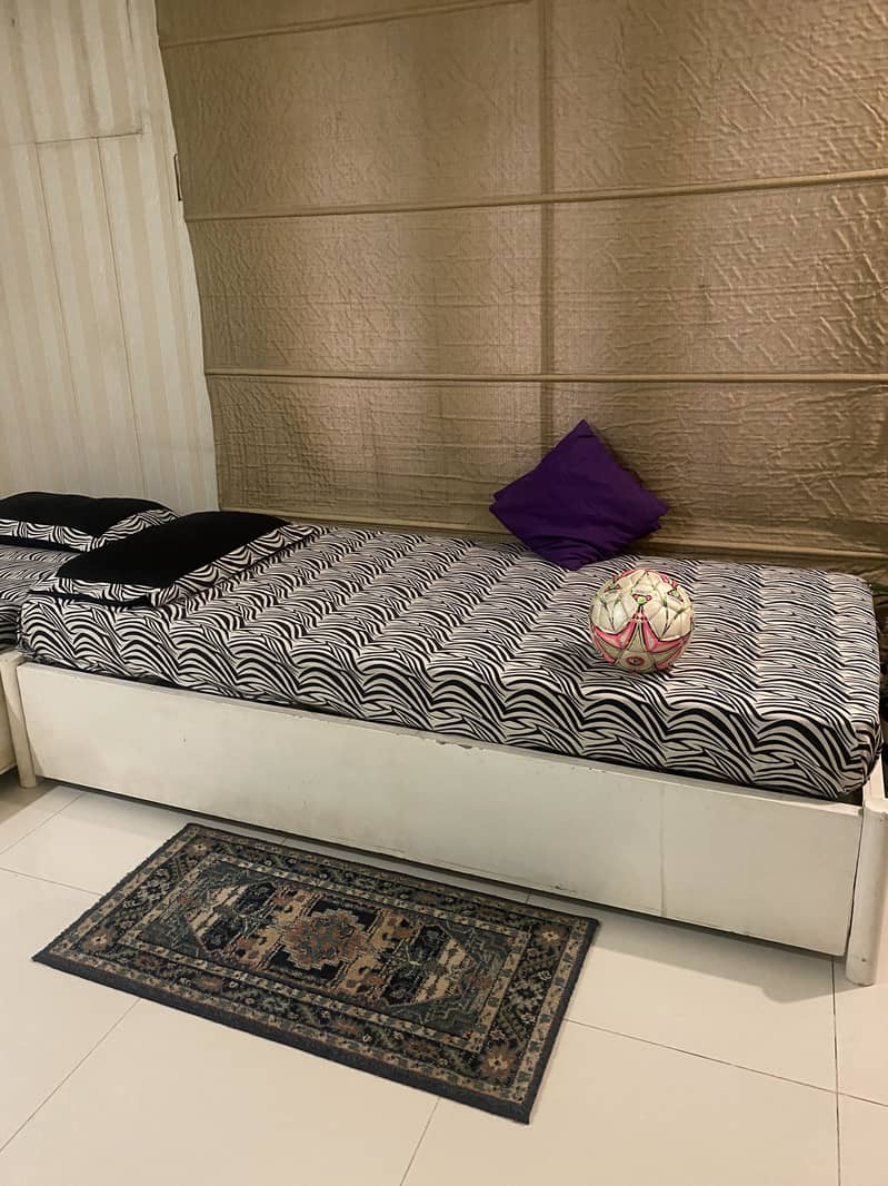Single beds 0