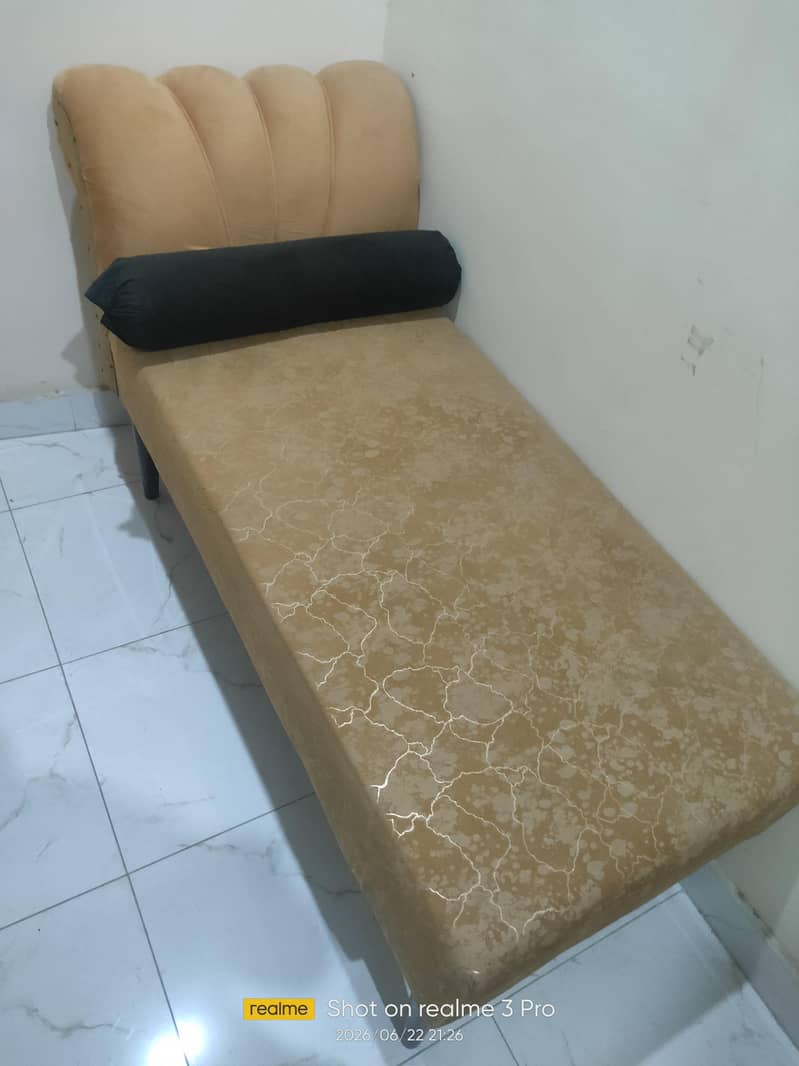 Dewan & small sofa 1