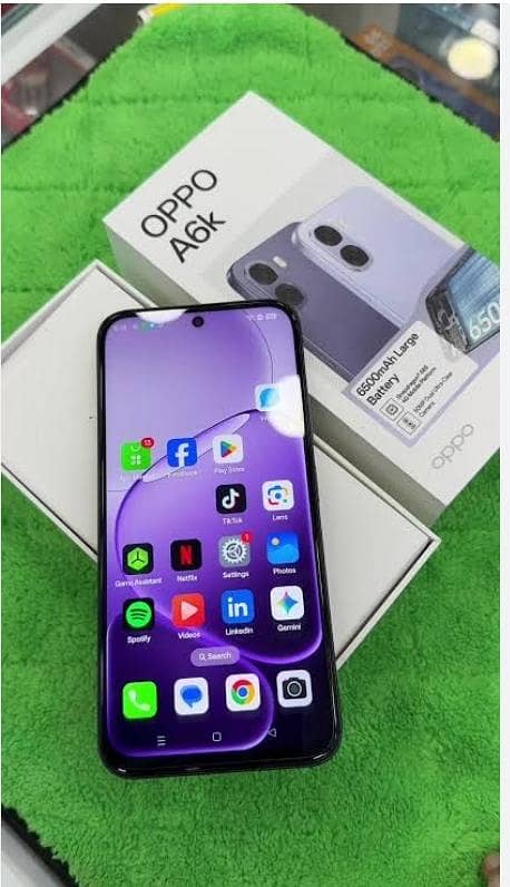OPPO A6k 8GB ram 128GB room wala variant ha 0