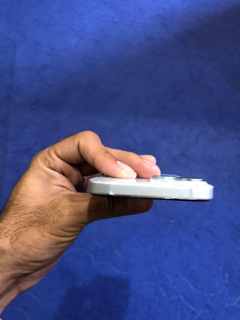 Apple iPhone 15 2