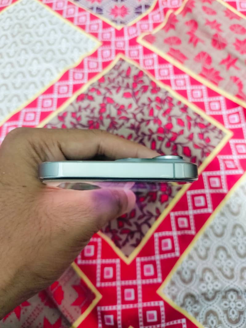 Apple iPhone 16 Pro Max 0