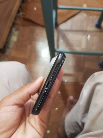64gb hai icloud laga hua hai