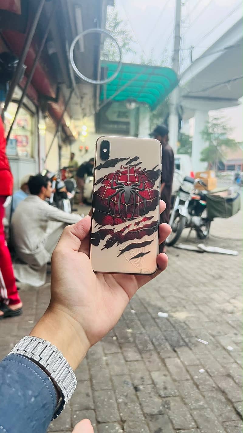 Apple iPhone XS Max 0