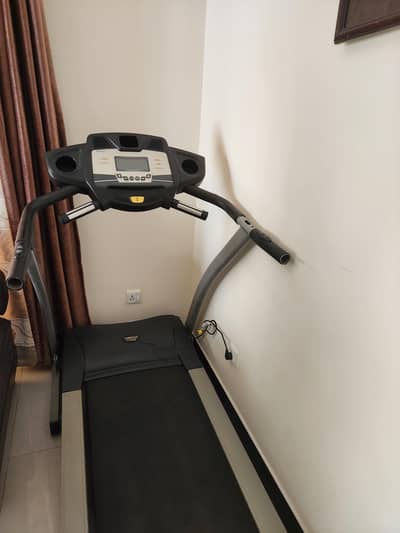 AMERICAN FITNESS TREADMILL IN GOOD CONDITION