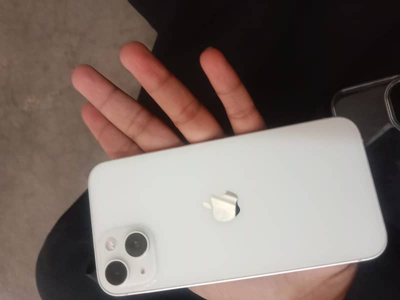 Apple iPhone 13 1