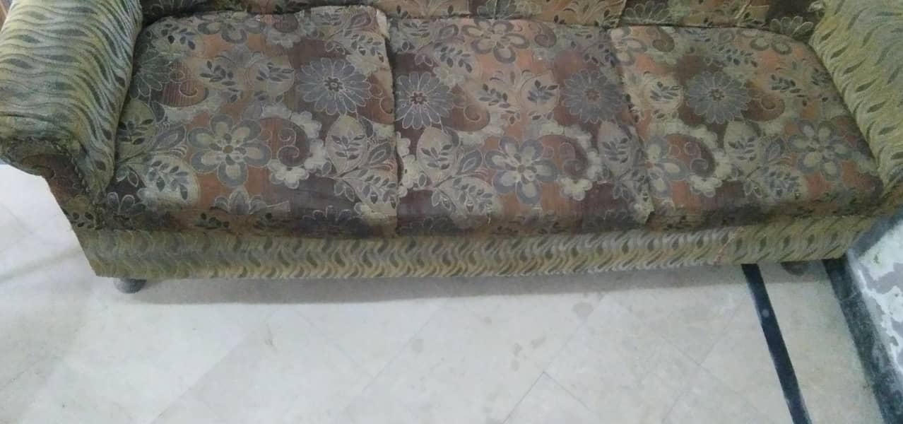 sofa and table 4