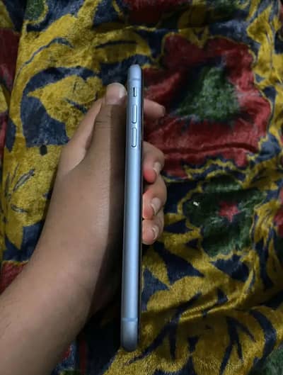 Apple iPhone XR