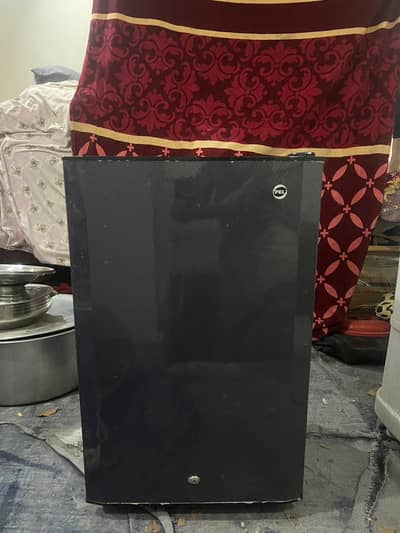 Mini refrigerator