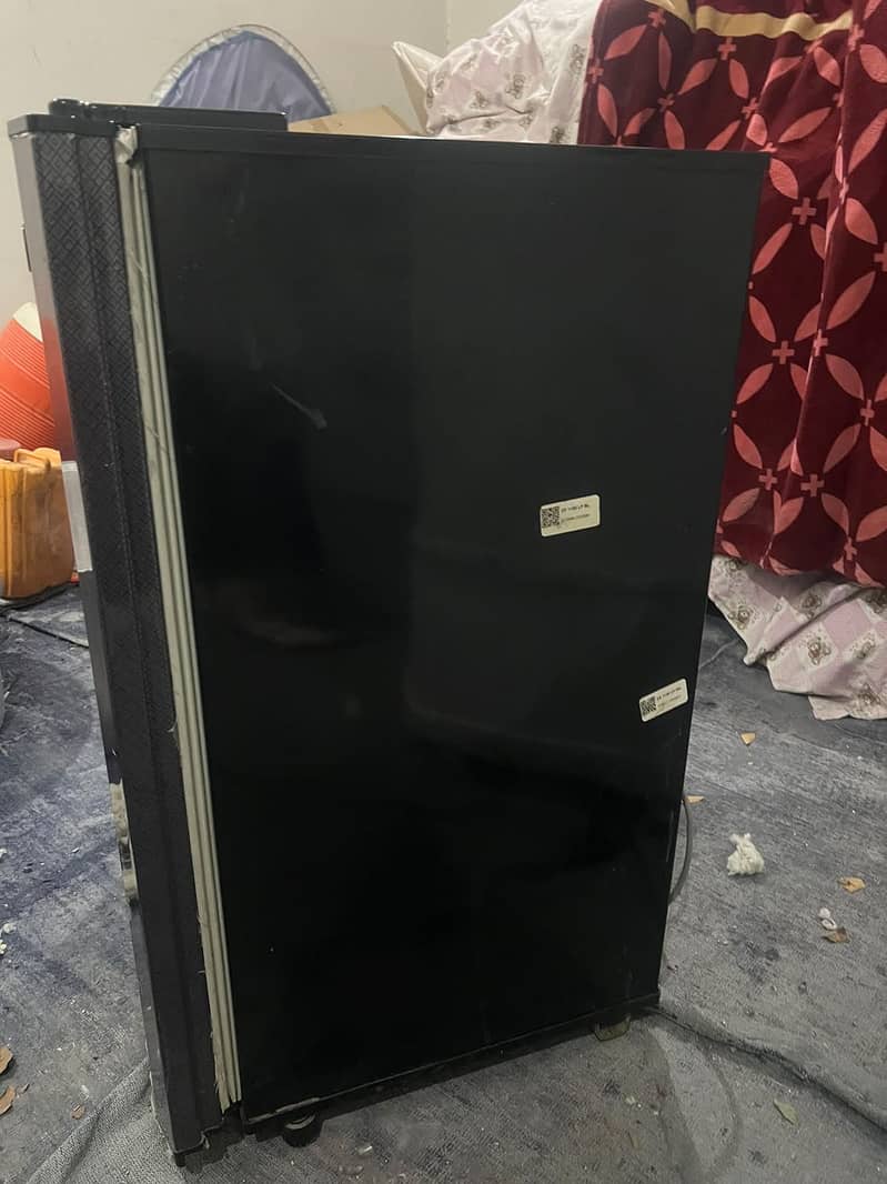Mini refrigerator 6