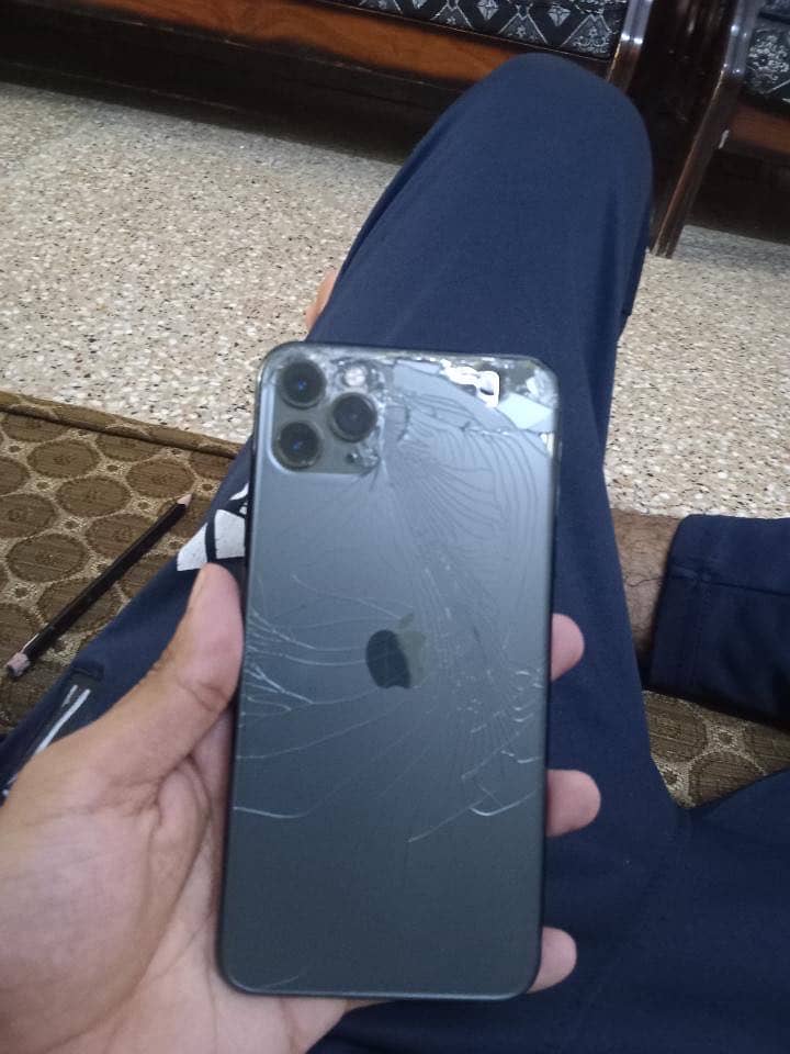 Apple iPhone 11 Pro Max 0