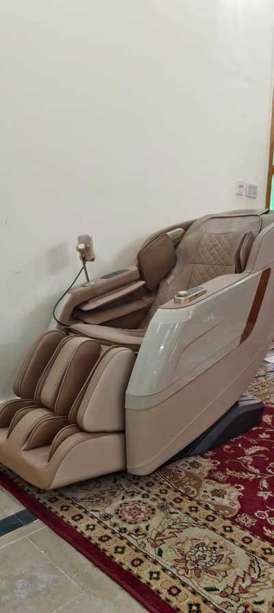 Massage Chair (Little bit used 1.4 years warranty left)