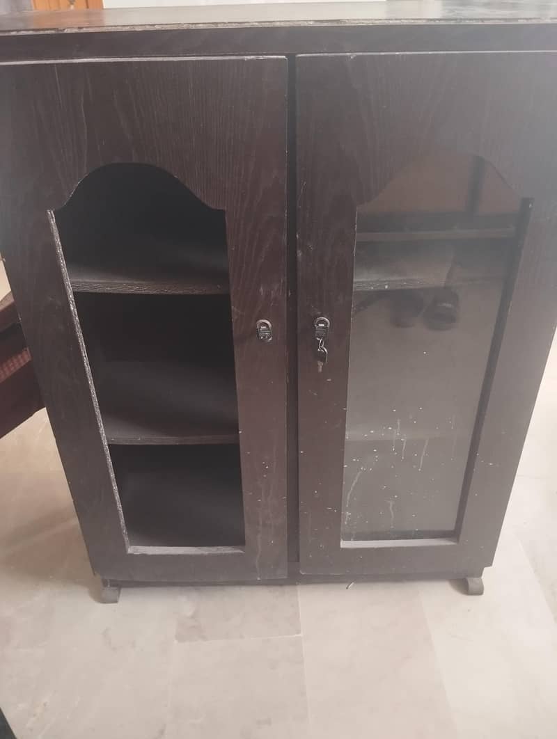 wardrobe 0