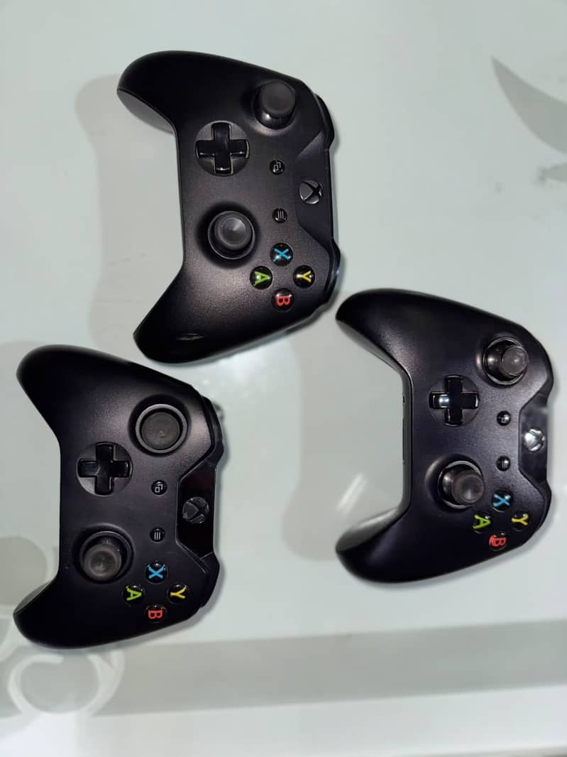 XBOX 1 Console 4