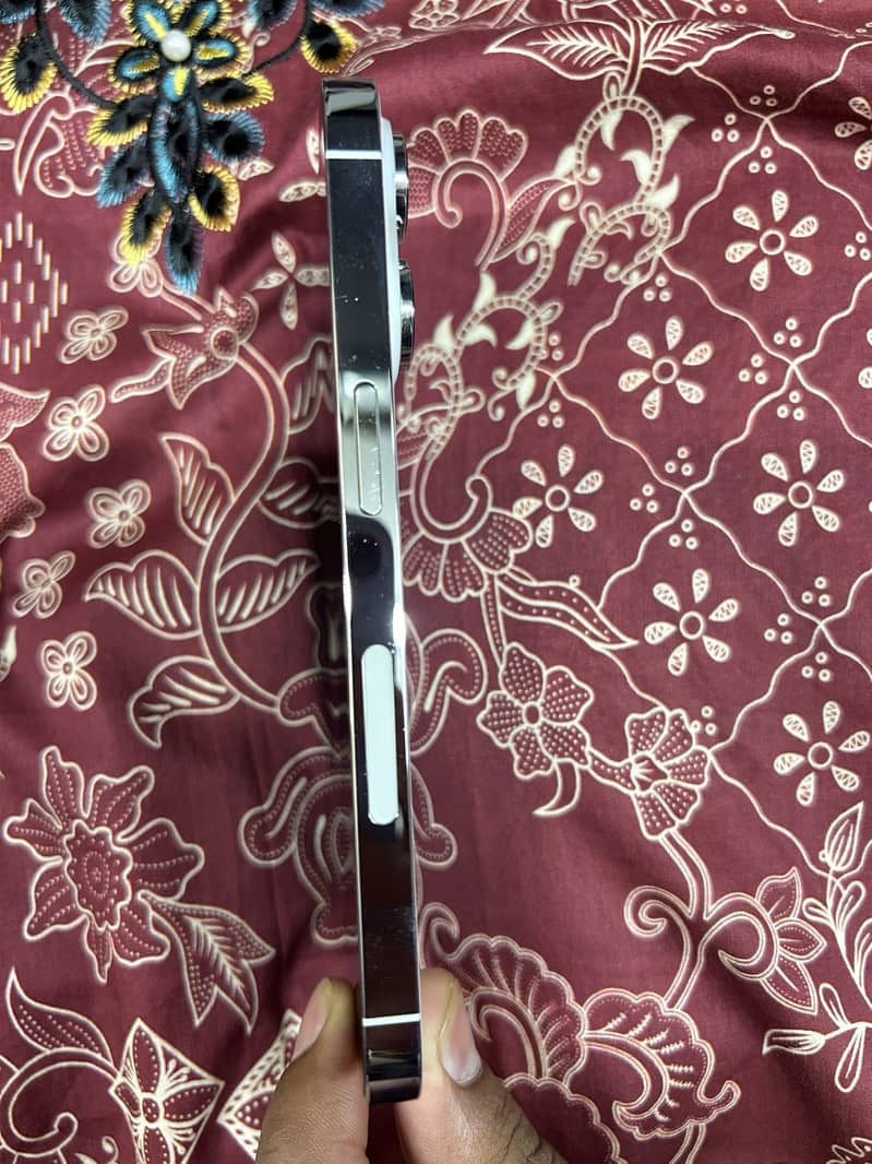 Apple iPhone 14 Pro 1