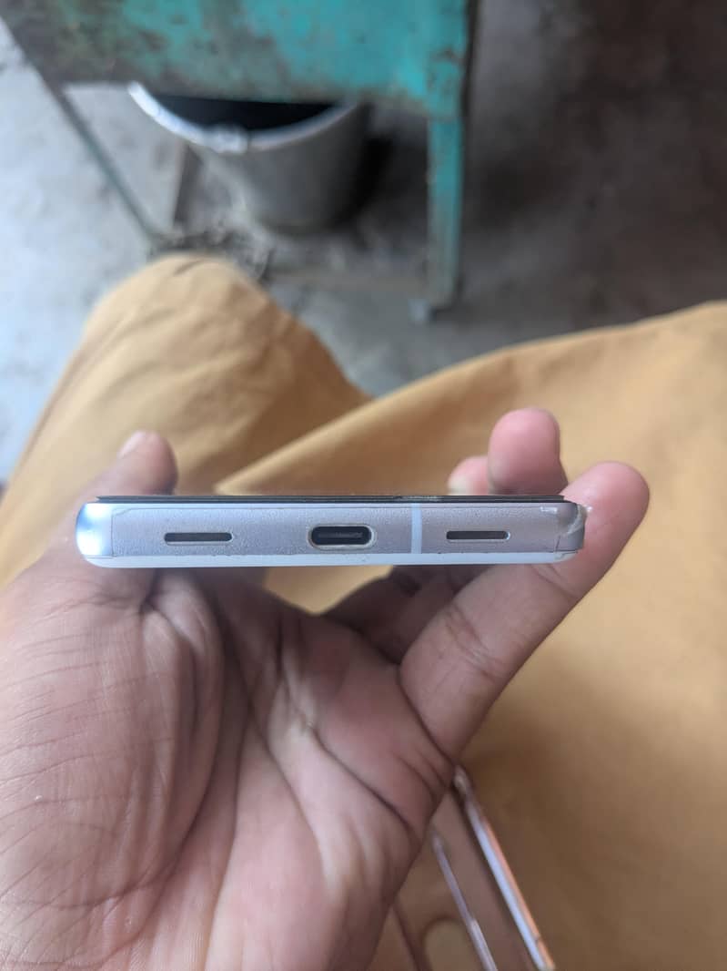 Google Pixel 7a 1