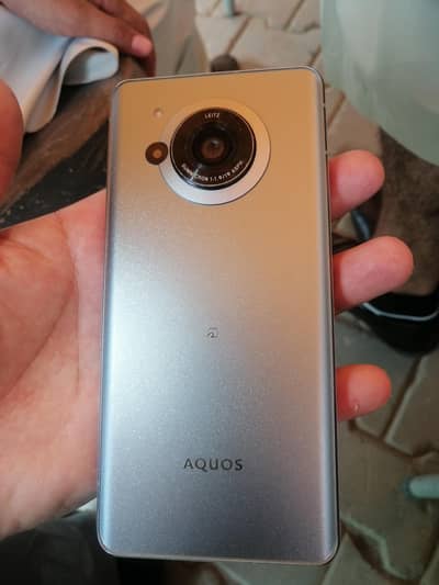 aquos r7