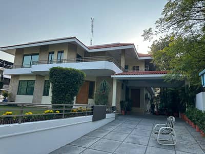 Luxury Investment Opportunity Prime 1244 Sqyd F-7 House for Sale Prime Location F-7, Islamabad