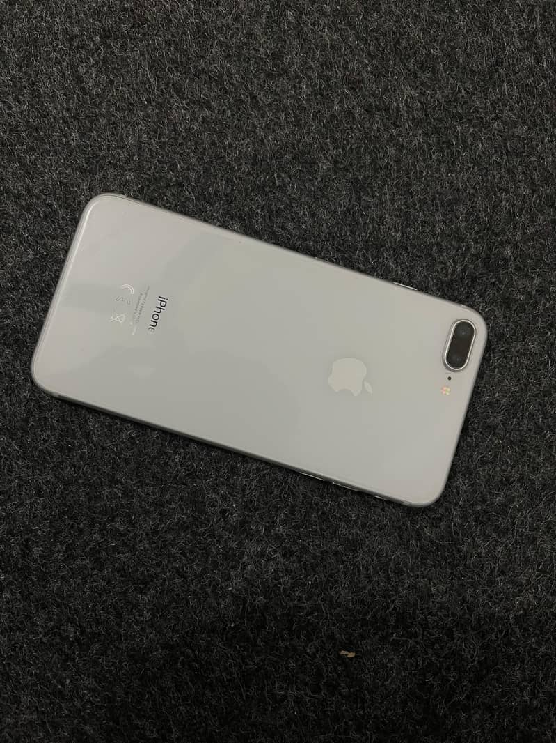 Apple iPhone 8 Plus 0