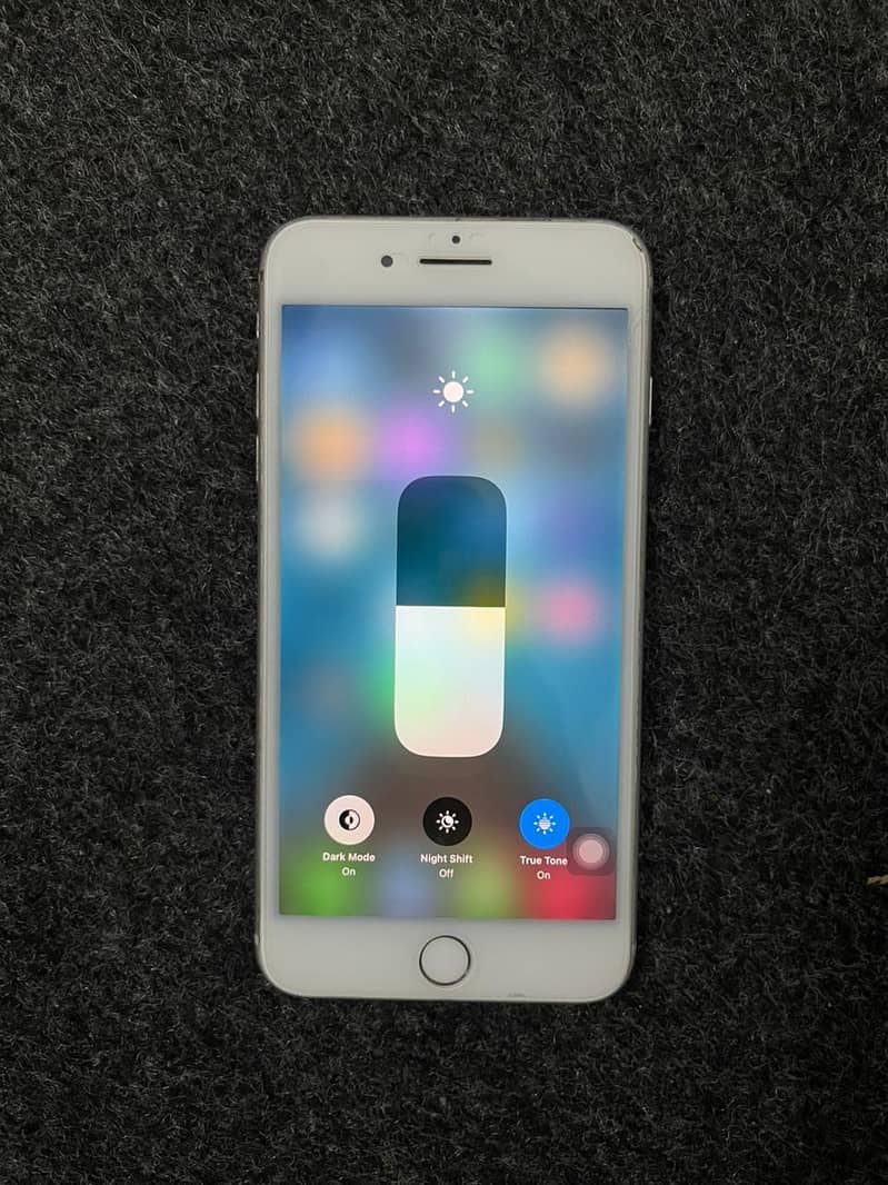 Apple iPhone 8 Plus 3